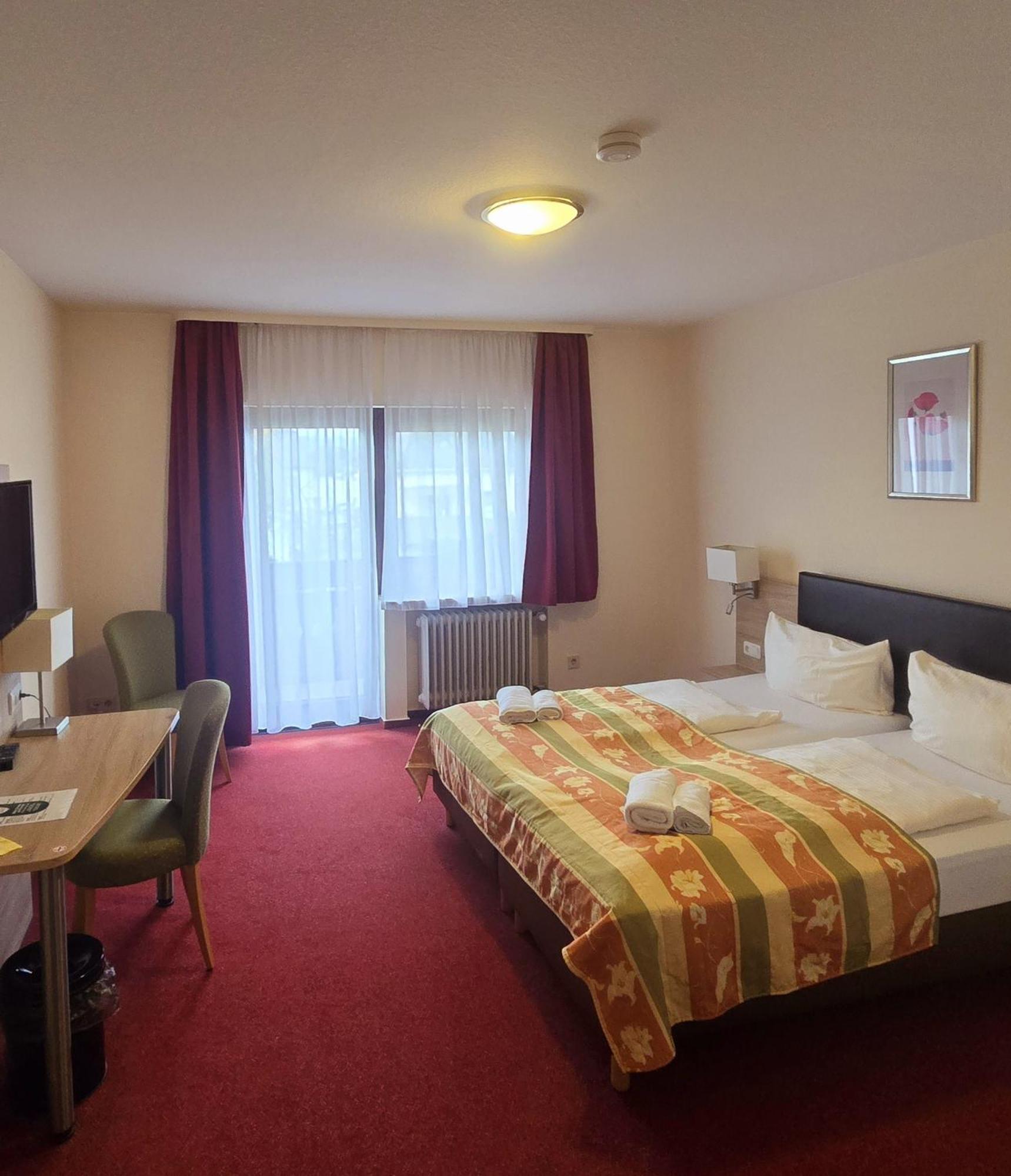 Hotel Zur Moselbruecke Schweich Exterior photo